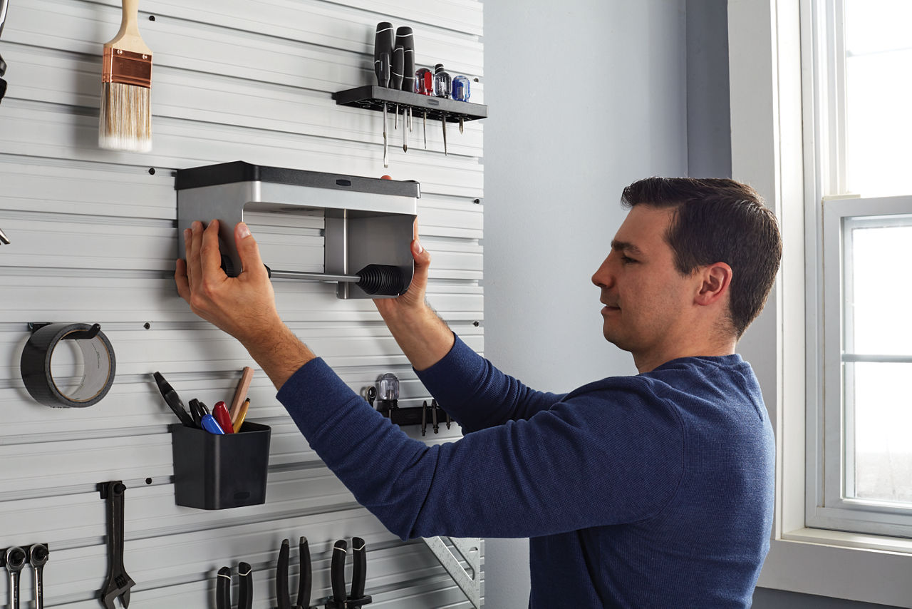 FastTrack® Wall Garage Paper Towel Holder - US 2832