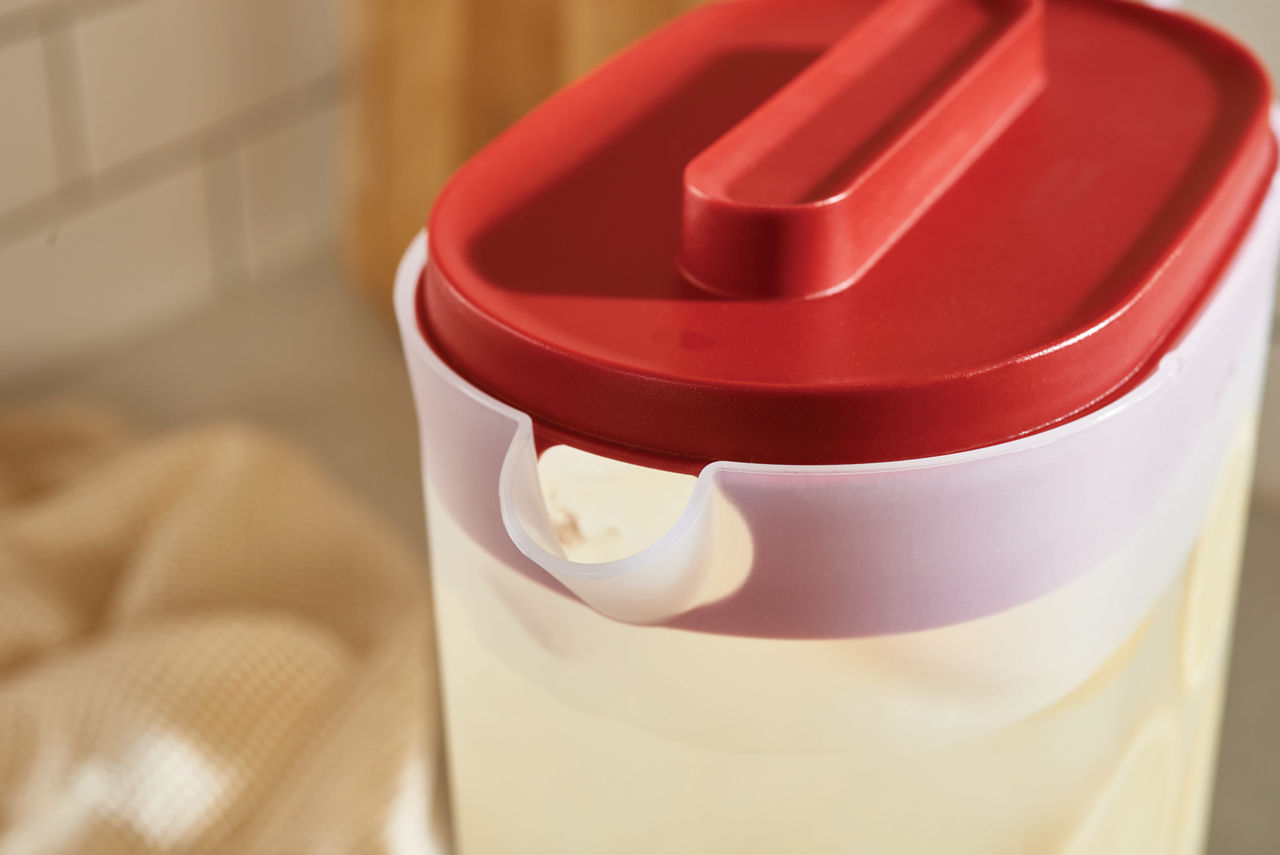 Compact Pitcher, Plastic Pitcher with Lid - US 2381