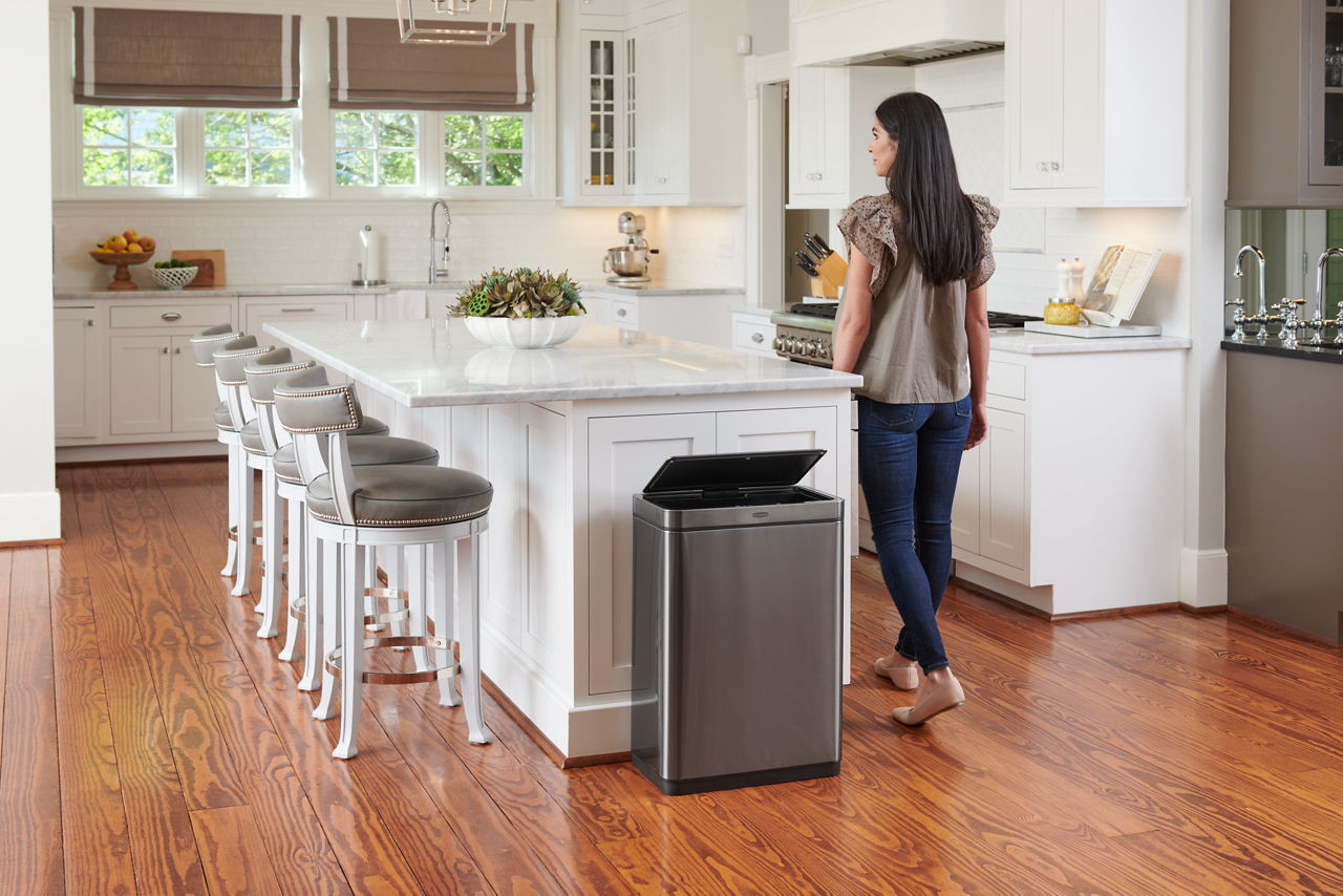 Elite™ Sensor Trash Can - US 1383