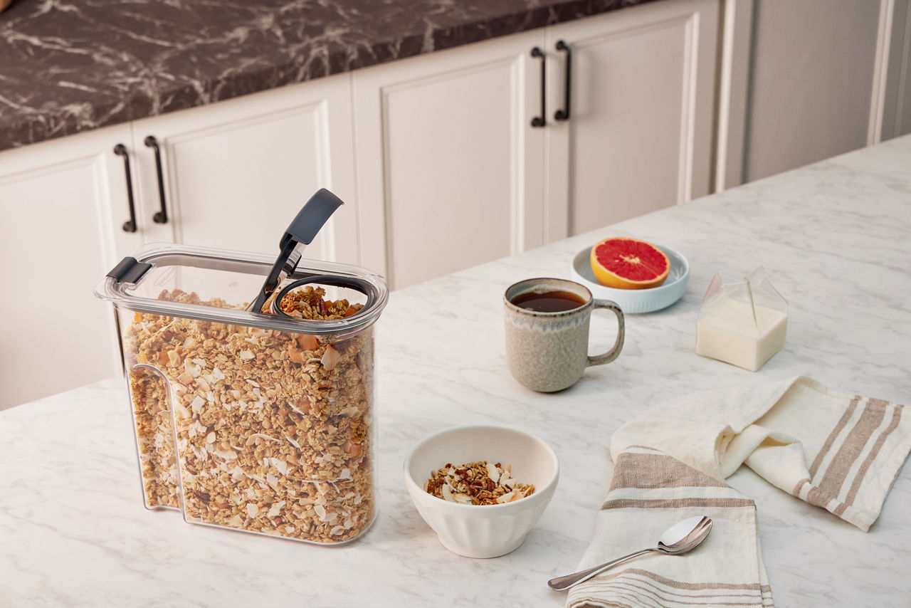 Brilliance™ Pantry Cereal Keeper, 18-Cup Airtight Cereal Container - US 1166