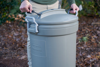 Animal Stopper Trash Can - US 7571