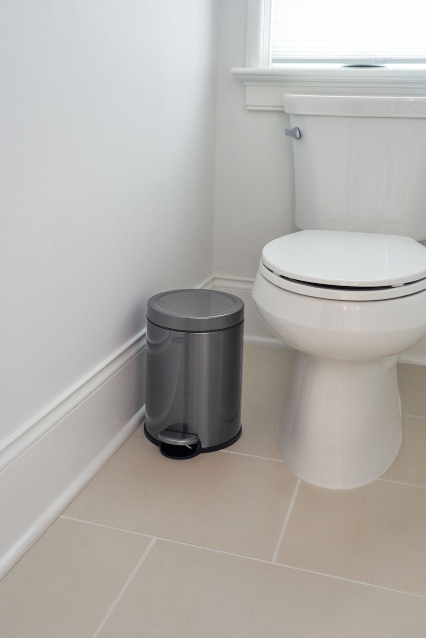 Stainless Steel Round Step-On Trash Can - US 9565