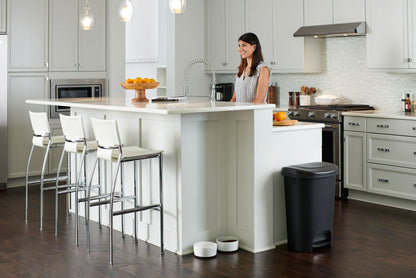 Classic Step-On Trash Can - US 8000